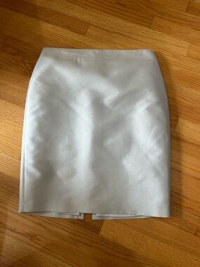 St. John grey white silk lining straight knee length pencil skirt size 10 NWT